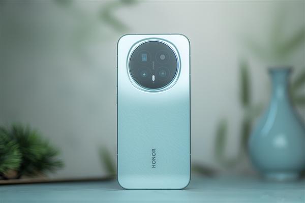 乐众盈 荣耀Magic8系列影像有惊喜 罗巍：没有任何人见过 属于绝密